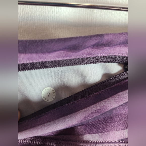 Lululemon Speed Up Crop *21" Shadowed Smoked Mullberry size 2 - Picture 7 of 8